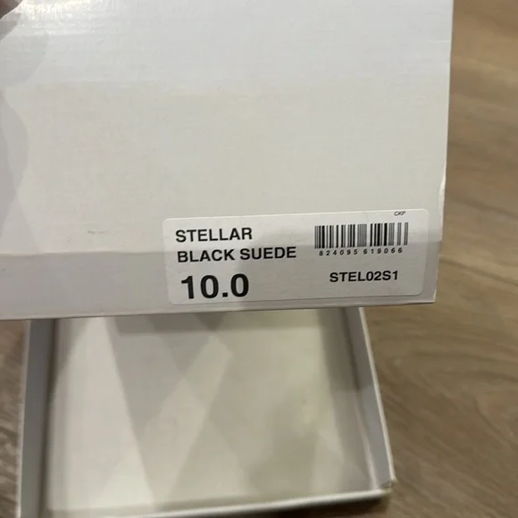 Steve Madden Black Suede heels - Picture 8 of 8